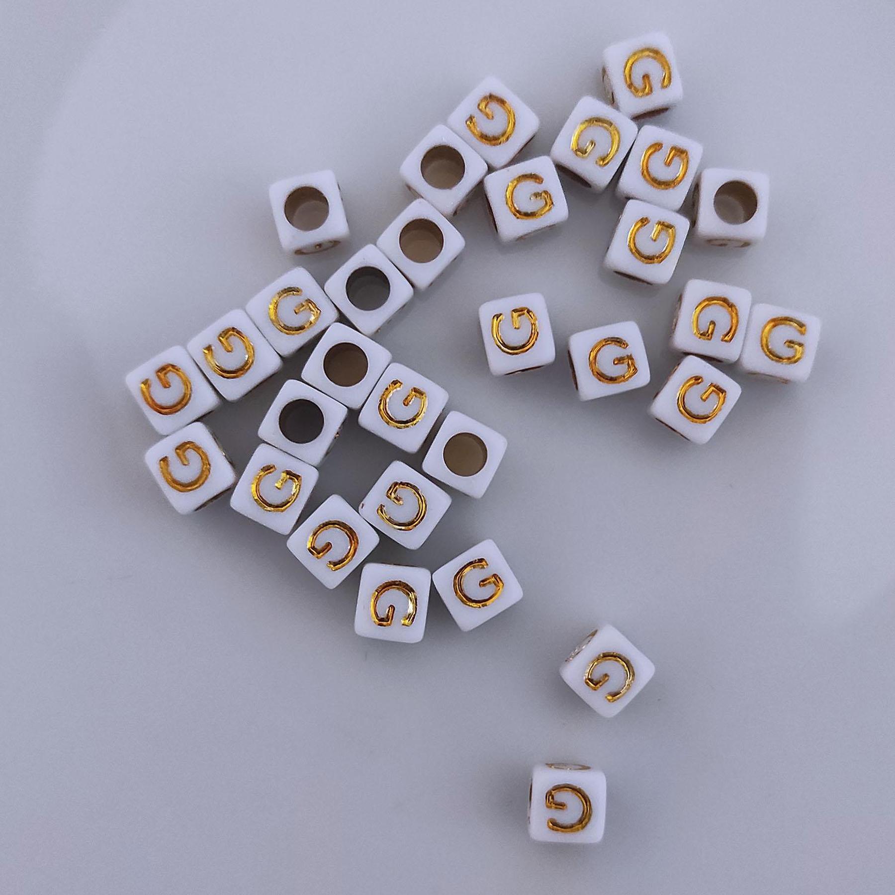 Buchstaben Perlen, 30 Stück, 6x6 mm, weiß mit gold, eckig, Buchstabe G