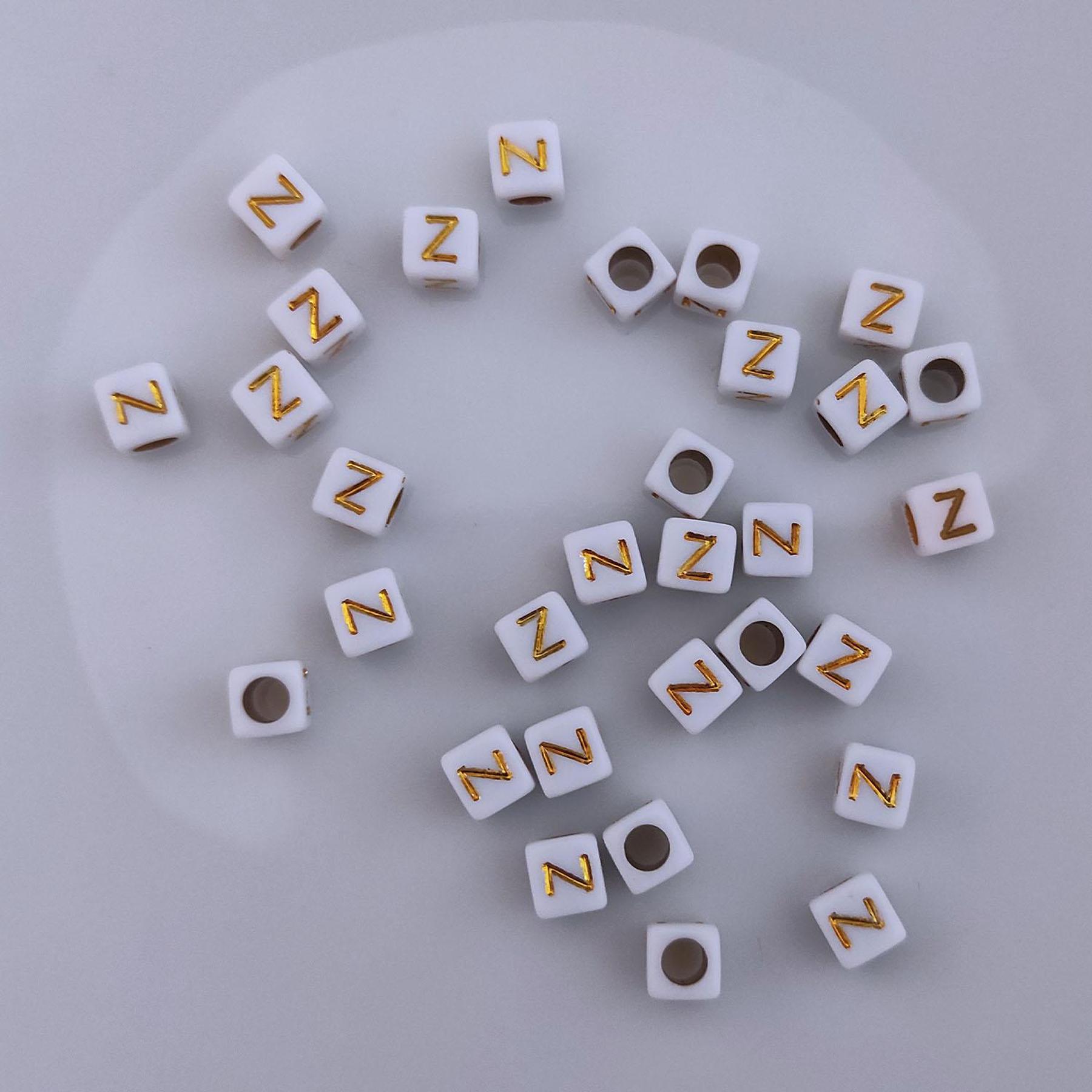 Buchstaben Perlen, 30 Stück, 6x6 mm, weiß mit gold, eckig, Buchstabe Z