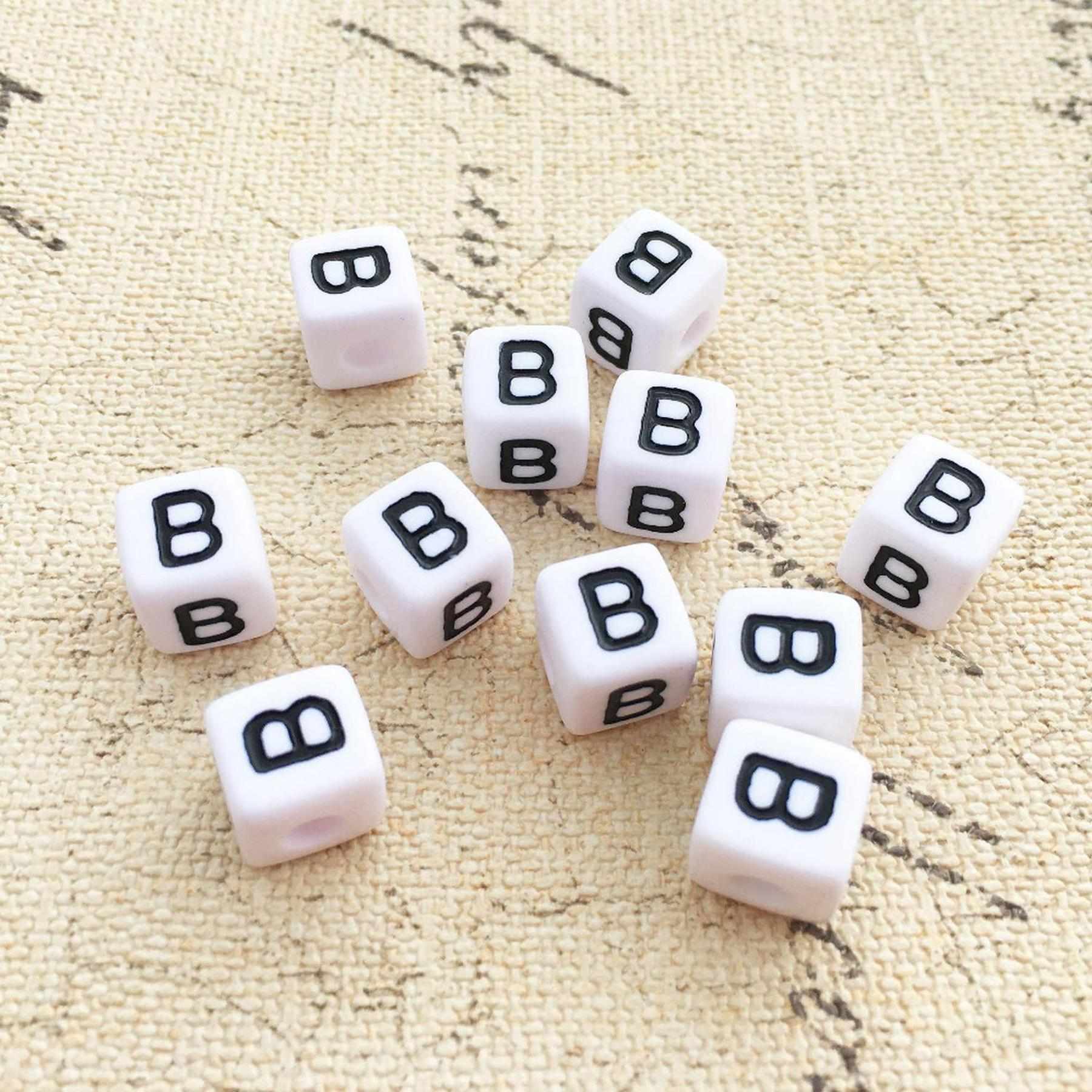 Buchstaben Perlen, 30 Stück, 6x6 mm, weiß mit schwarz, eckig, Buchstabe B