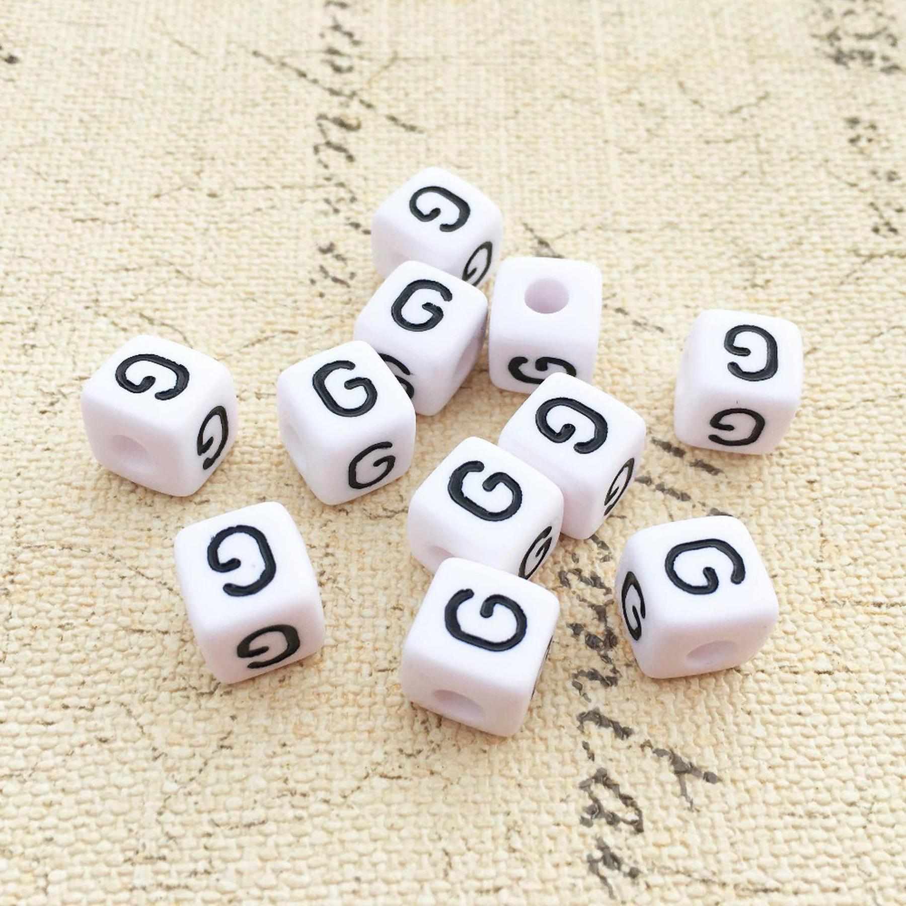 Buchstaben Perlen, 30 Stück, 6x6 mm, weiß mit schwarz, eckig, Buchstabe G